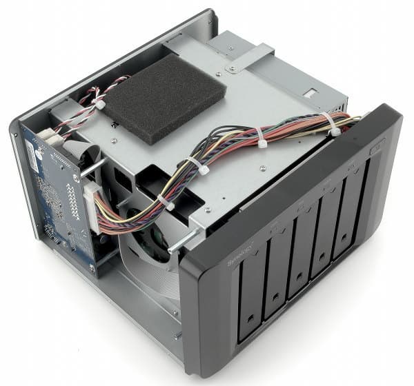 Конструкция Synology DX510