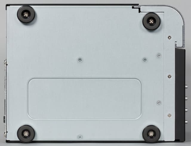 Внешний вид сетевого накопителя Thecus N7770-10G Внешний вид сетевого накопителя Thecus N7770-10G