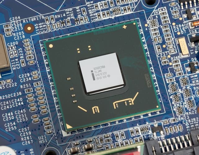 Конструкция сетевого накопителя Thecus N7770-10G Конструкция сетевого накопителя Thecus N7770-10G