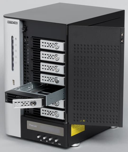 Конструкция сетевого накопителя Thecus N7770-10G Конструкция сетевого накопителя Thecus N7770-10G