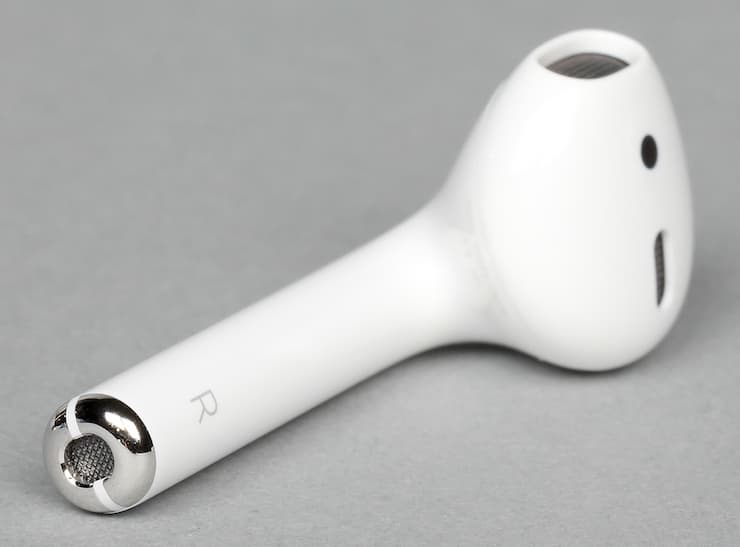 Беспроводные наушники Apple AirPods