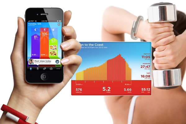 В UP используются датчики, которые отслеживают физическую активность пользователя