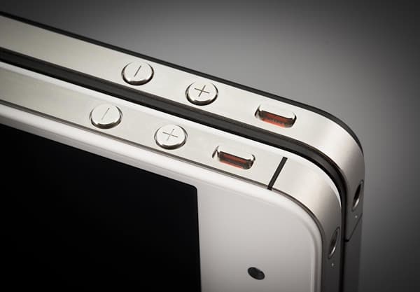 Левая сторона iPhone 4S и iPhone 4