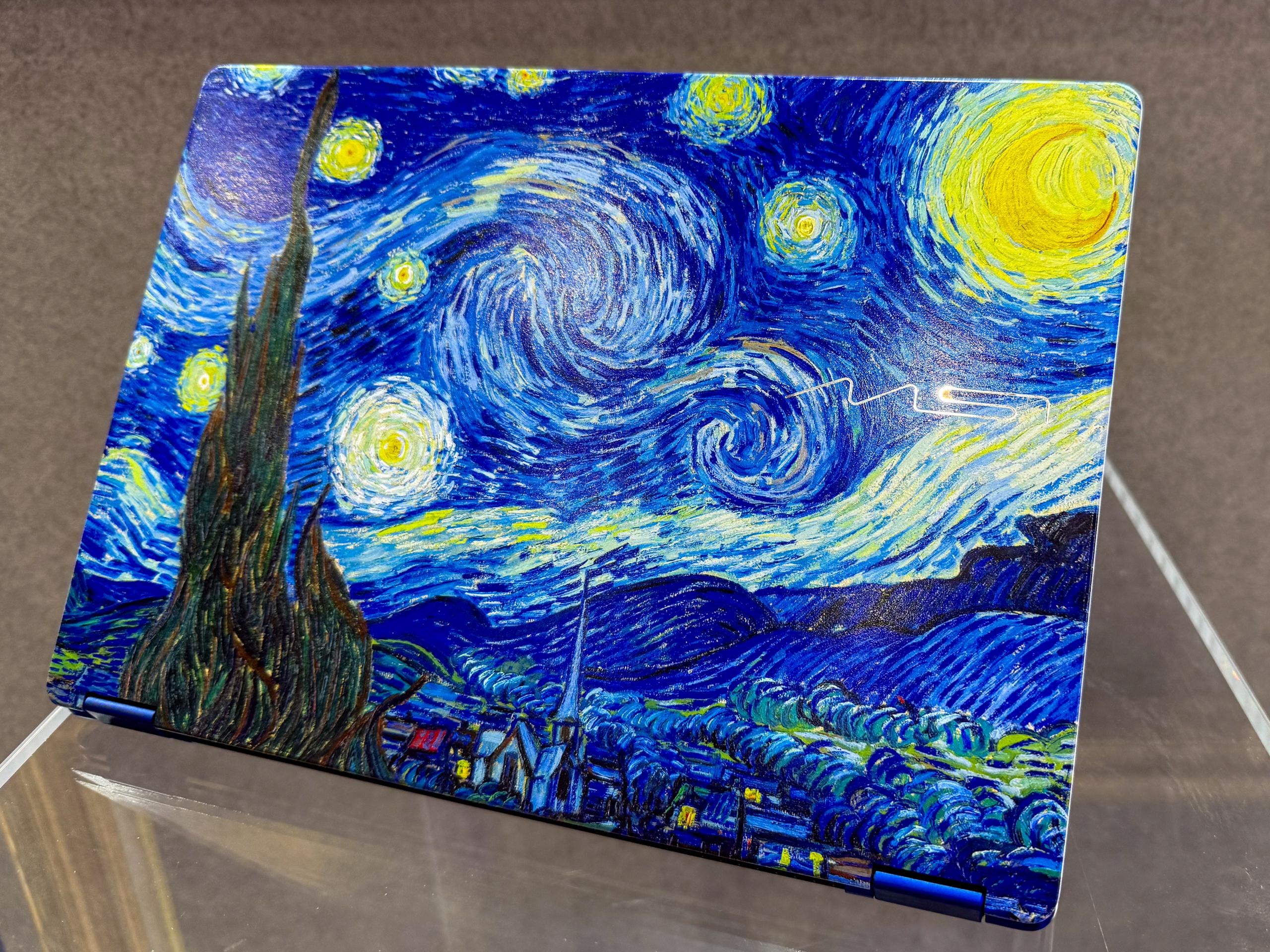 MSI Prestige 14 Flip Van Gogh MSI Prestige 14 Flip Van Gogh Edition