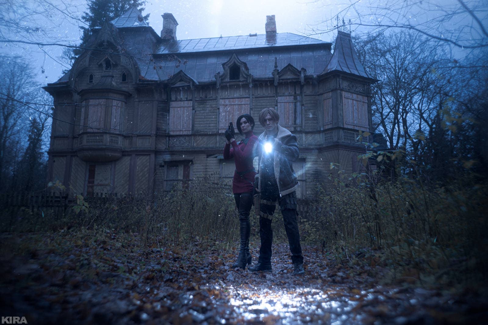 Photographer: KIRA photoarts. Cosplayers: Kristina Rein (Ada Wong), Nova (Leon S. Kennedy)