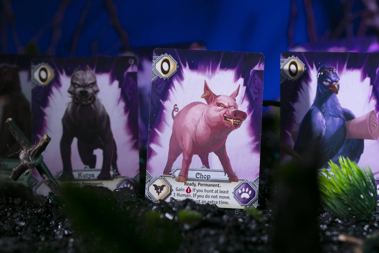 Игровые карты из дополнения Вонзить клыки