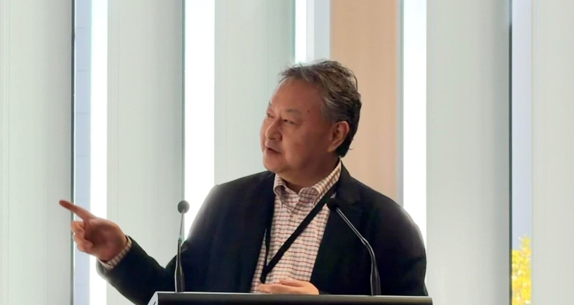 shuhei-yoshida-vertical-scaled-69e5ddbcd