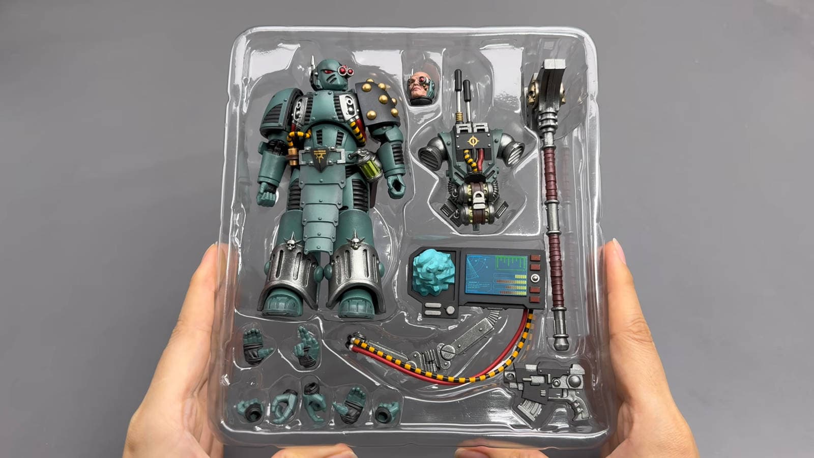 Права на изображения принадлежат Games Workshop и JoyToy