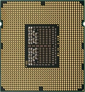 Процессор Core i7 (сторона с контактными площадками)