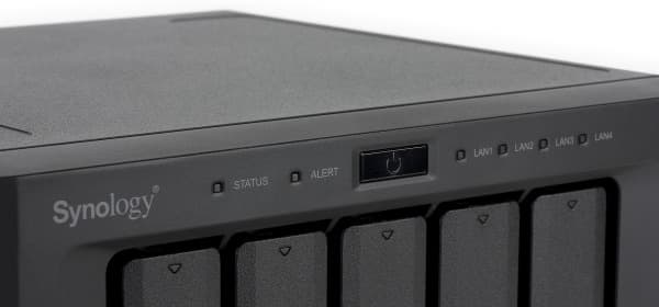 Внешний вид Synology DS1513+ Внешний вид Synology DS1513+