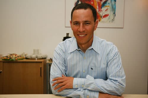 Shuki Nir - старший вице-президент и главный управляющий по розничным продажам компании SanDisk