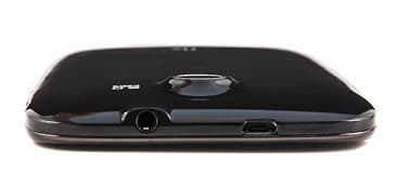 Верхний торец коммуникатора Обзор Fly IQ451. Верхний торец коммуникатора