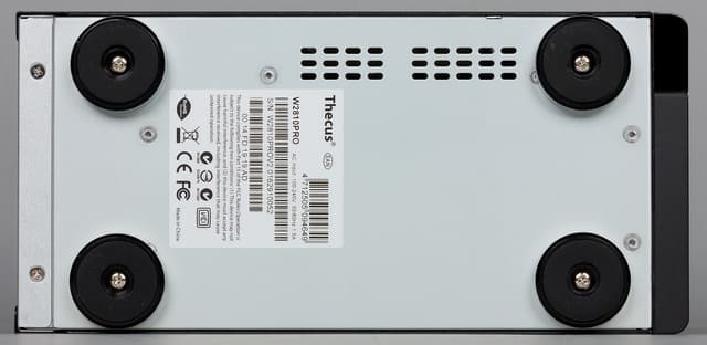Внешний вид сетевого накопителя Thecus W2810Pro Внешний вид сетевого накопителя Thecus W2810Pro