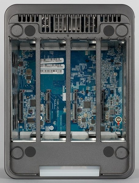 Внешний вид QNAP TS-453mini
