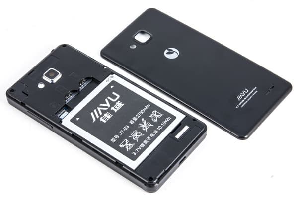 Аккумуляторный отсек и задняя панель коммуникатора Обзор Jiayu G3. Аккумуляторный отсек и задняя панель коммуникатора