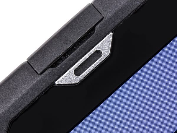 Дизайн телефона Cat B100