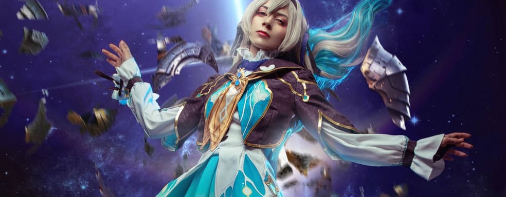 Рождённая оружием: модель показала косплей Светлячка из Honkai: Star Rail