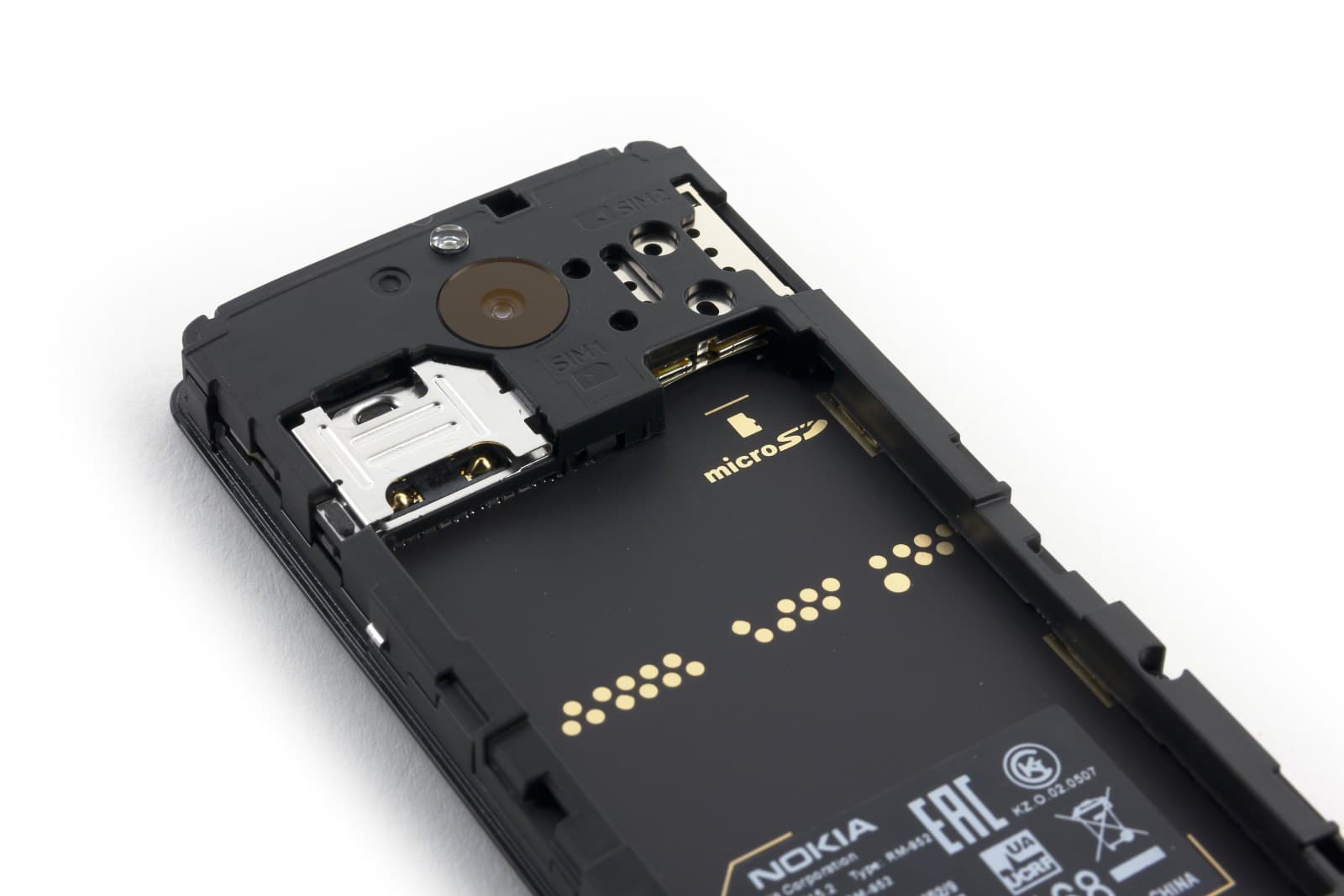 Дизайн телефона Nokia 515