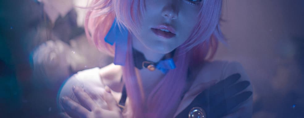 Дрейфующая в вечных льдах: модель показала косплей Март 7 из Honkai: Star Rail