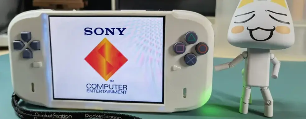 Моддер превратил оригинальную PlayStation в портативную консоль