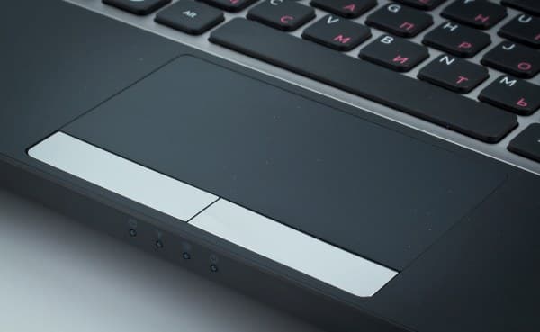 Ноутбук Samsung NP-305V5A-S0A