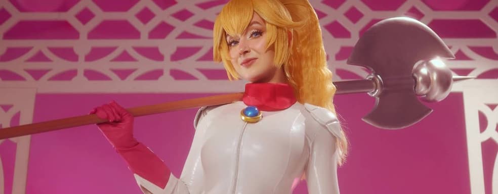 Гонщица из Грибного королевства: модель показала косплей Принцессы Пич из вселенной Mario Kart World