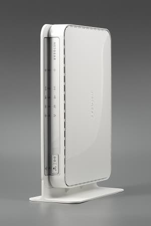 Внешний вид беспроводного роутера Netgear WNDRMAC