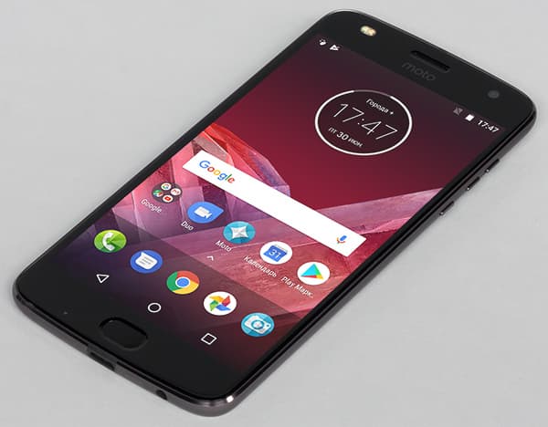 Обзор смартфона Moto Z2 Play