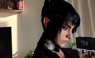 Зубастая Шэдоухарт из Baldur’s Gate 3 дома в смешанной реальности. Интимная сцена превратилась в кошмар из-за глюков