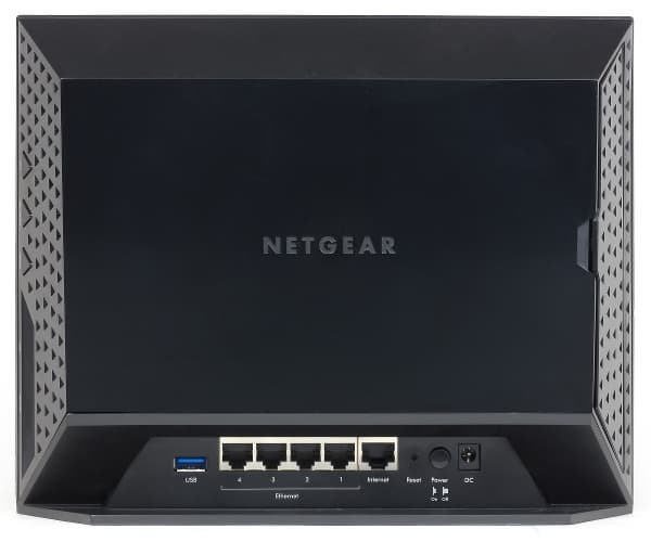 Внешний вид роутера Netgear Centria WNDR4700 Внешний вид роутера Netgear Centria WNDR4700