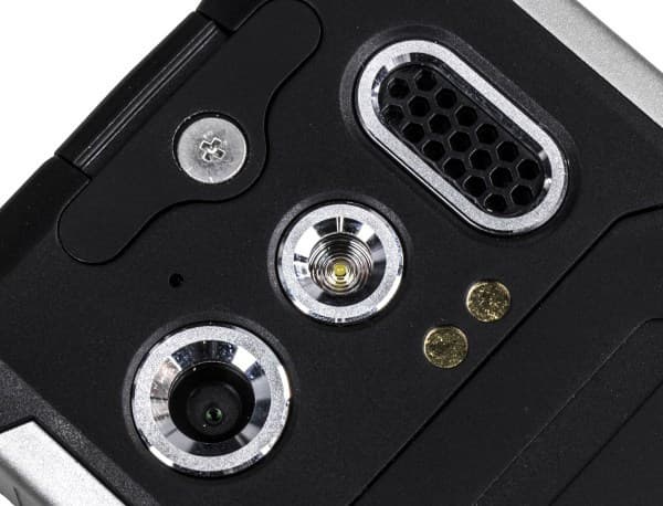 Дизайн телефона Cat B100