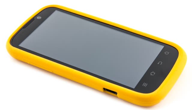 Обзор Digma iDxD4 3G. Смартфон в чехле