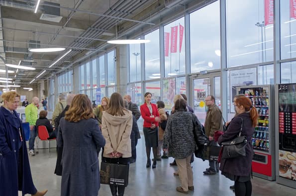 Репортаж с торжественного открытия первого пригородного центра исполнения заказов Юлмарта