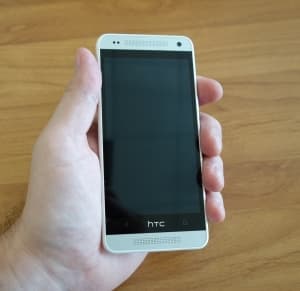 Обзор смартфона HTC One mini