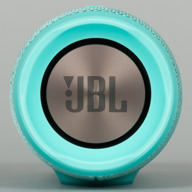 Дизайн колонки JBL Charge 3