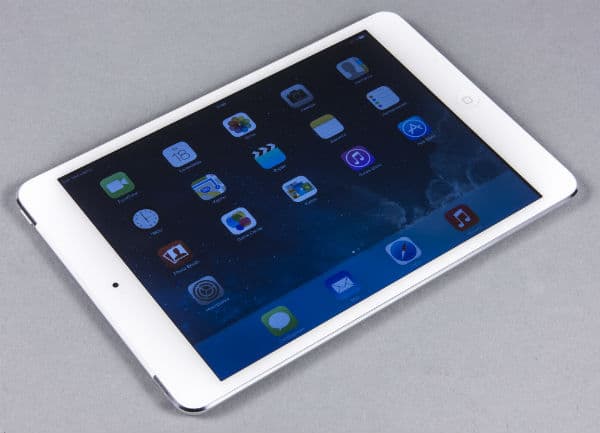 Фронтальная сторона iPad mini с дисплеем Retina