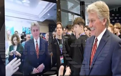Пресс-секретарь президента Дмитрий Песков превратился в режиме реального времени в американского инженера, предпринимателя и миллиардера Илона Маска