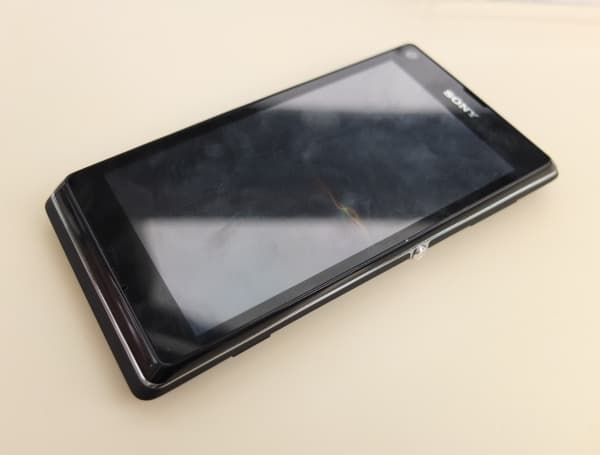 Cмартфоны Xperia SP и Xperia L