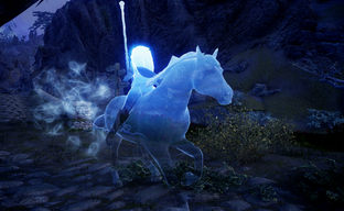 У безголового всадника в Skyrim есть голова, просто её постоянно взрывают перед встречей с игроком