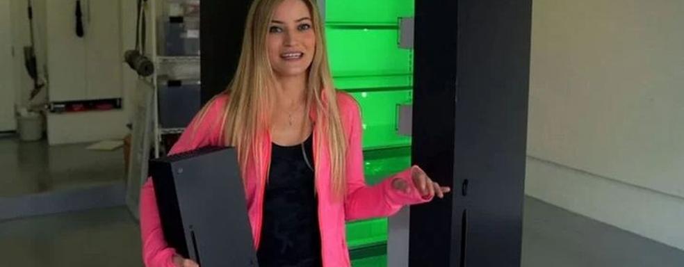 Распаковка холодильника Xbox Series X