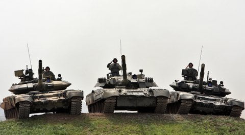 Танки Т-90С, Т-80У и Т-90А