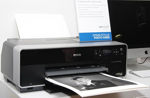 Фотопринтер формата А3+ Epson Stylus Photo R3000 Фотопринтер формата А3+ Epson Stylus Photo R3000