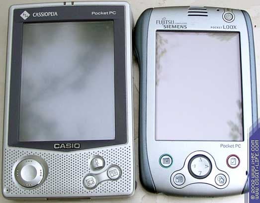 Слева Casio E-125, справа Fujitsu Siemens Pocket LOOX