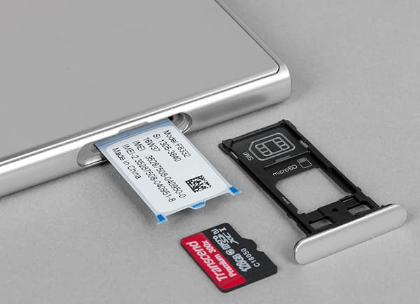 Смартфон Sony Xperia XZ