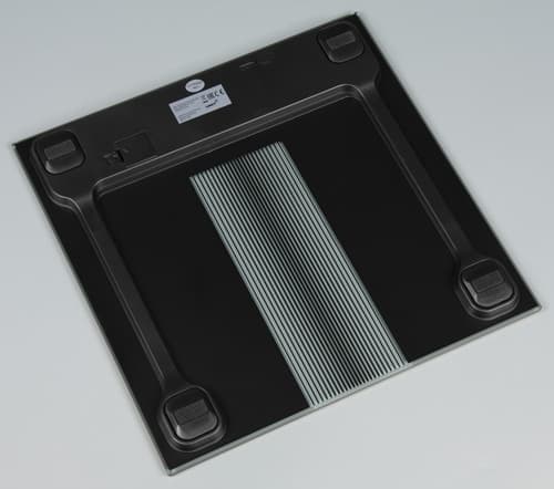 Напольные весы Unit UBS-2210. Вид снизу Напольные весы Unit UBS-2210. Вид снизу