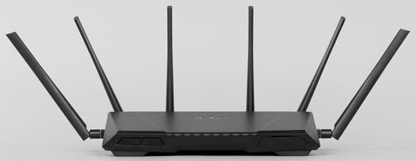 Внешний вид Asus RT-AC3200 Внешний вид Asus RT-AC3200