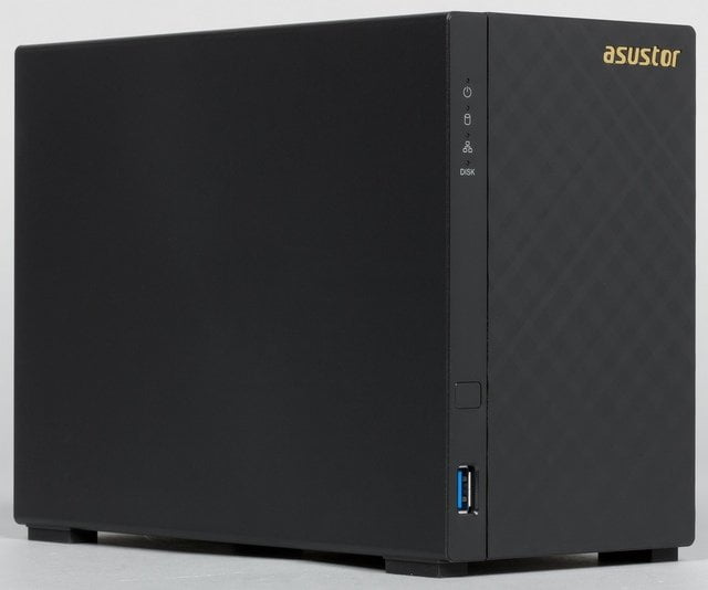 Внешний вид накопителя Asustor AS3202T