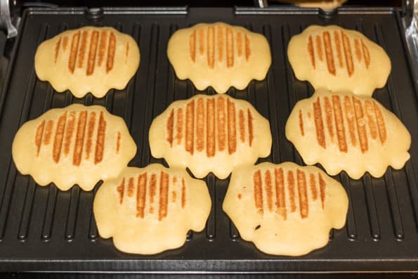 Электрический контактный гриль Kitfort KT-1601