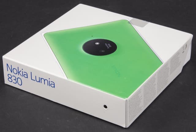 Упаковка Nokia Lumia 830