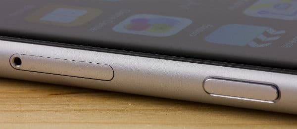 Нижняя грань iPhone 5c